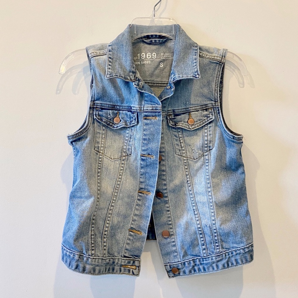 Gap 1969 Distressed Jean Vest Light Wash Sz S